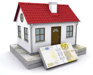 Minimum trei giranţi şi avansuri de 40% pentru un credit ipotecar