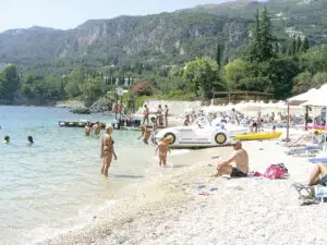 Viața pe insulă în vremea crizei