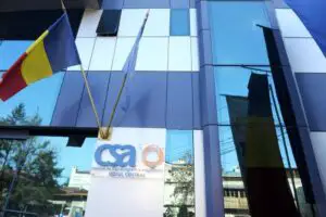EXCLUSIV: Peste 650.000 de euro “compensaţii” pentru trei foşti SUPRAVEGHETORI  din asigurări