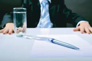 Cum evităm clauzele-«capcană» în contractele cu PFA