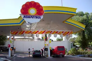 Fitch a revizuit în scădere perspectiva pentru ratingul Rompetrol Group