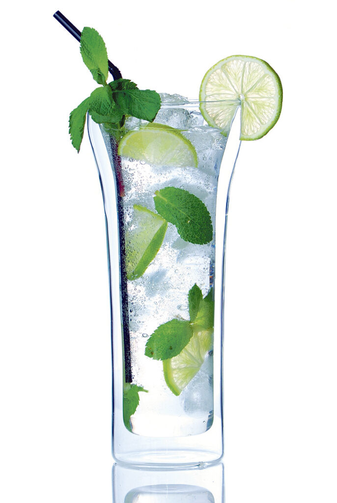 Cocktailuri răcoritoare cu rom