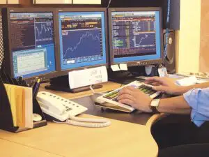 Traderii umani au reușit să bată softurile specializate în 2013