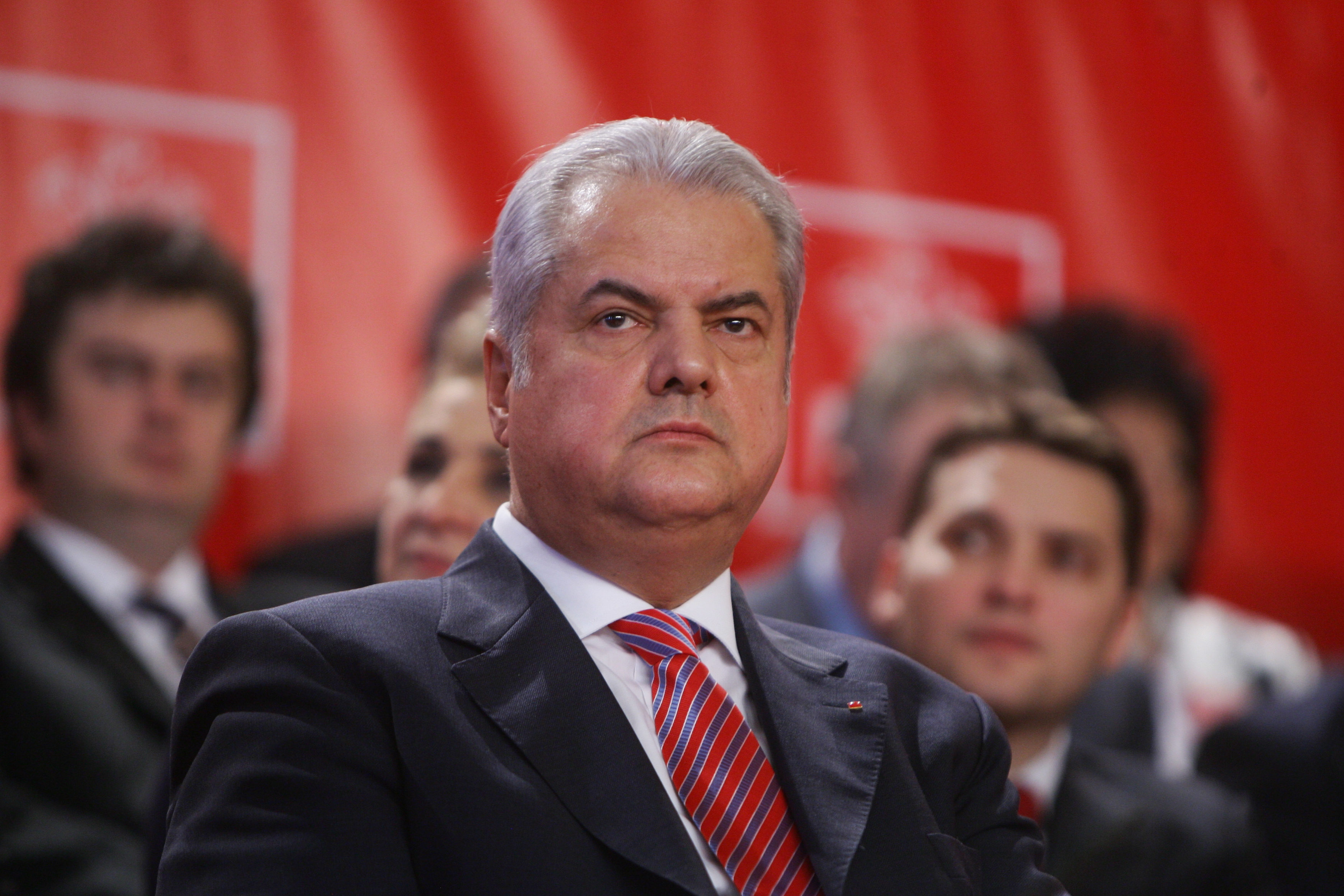 Adrian Năstase, condamnat la doi ani de închisoare cu executare