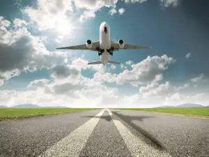 Turismul a decolat către Vest, cu escală în Orientul Mijlociu