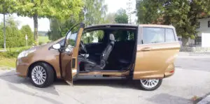 Primele Ford B-Max care pleacă la nemţi cu trenul