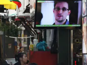 FBI, pe urmele lui Snowden