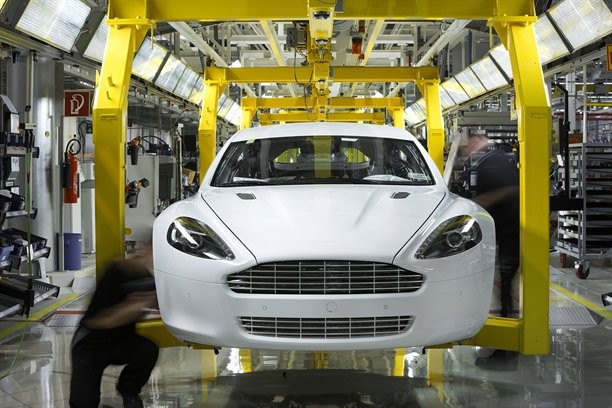 Daimler va prelua 5% din Aston Martin, care va avea acces la motoarele Mercedes-AMG