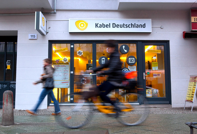 Vodafone vrea să preia Kabel Deutschland. Fitch îi ameninţă pe britanici cu retrogradarea
