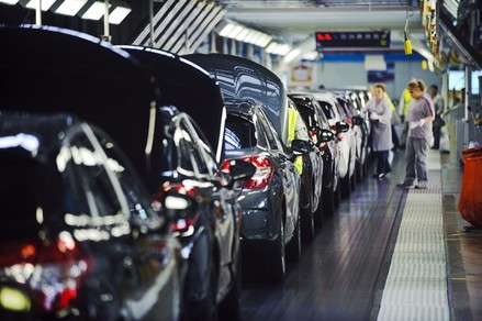 Vânzările PSA Peugeot Citroen au scăzut cu 13% în primul semestru