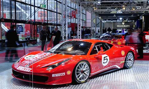 Forza Rossa aduce la Bucureşti primul Ferrari de curse