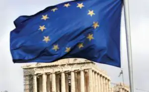 Economia Greciei a scăzut cu 7,3% în T2, faţă de 6,9% cât s-a estimat iniţial