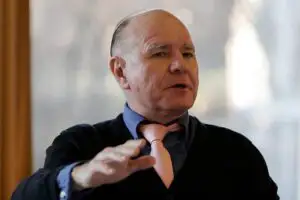 URMEAZĂ DEZASTRUL: Dacă peste 5 ani veți mai avea jumătate din banii de acum, veți fi norocoși