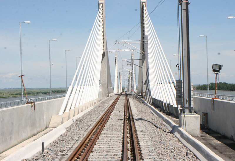 Nici un tren nu a traversat podul Calafat-Vidin după inaugurarea lui