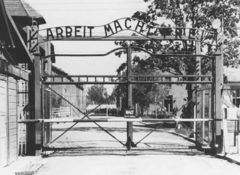 Un tânăr german din cinci nu ştie ce este Auschwitzul