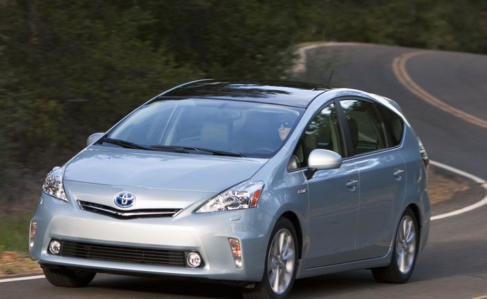 Toyota Prius,  primul vehicul hibrid care câştigă locul întâi în cadrul raportului TUV