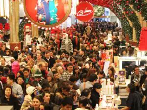 FOTO Cum a fost BLACK FRIDAY la CEL MAI MARE MAGAZIN DIN LUME?