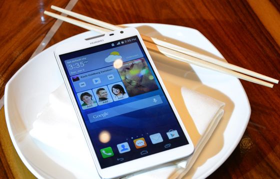 CES 2014: Huawei Ascend Mate2 are o baterie de invidiat