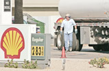 Grupul Shell, blocat la pompă de Frank Timiş