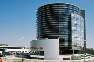 Cifra de afaceri a Porsche România a crescut cu 4,9%