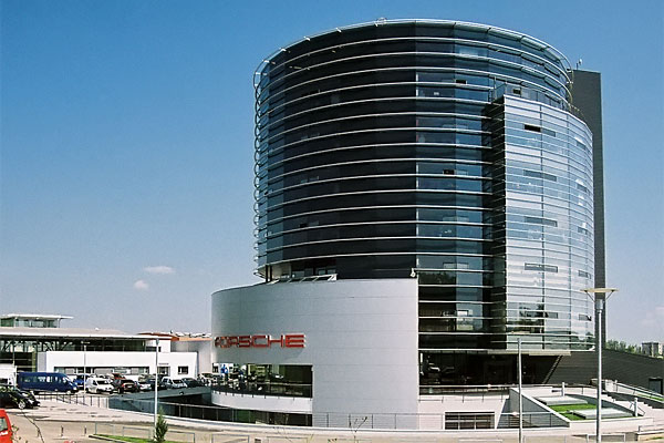 Cifra de afaceri a Porsche România a crescut cu 4,9%
