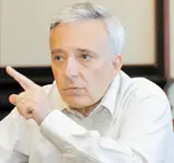 BNR sperie creditul cu două arme şi două ameninţări