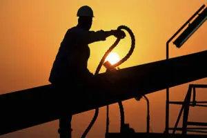 Un român face o investiţie uriaşă în Africa. Speră să câştige miliarde de dolari din petrol