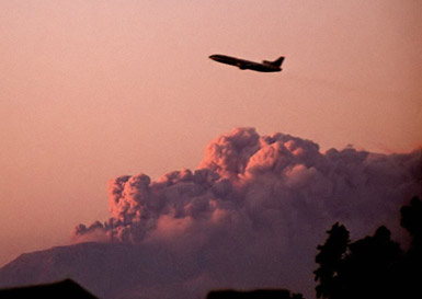 Criza aeriană provocată de norul de cenuşă vulcanică s-ar putea repeta