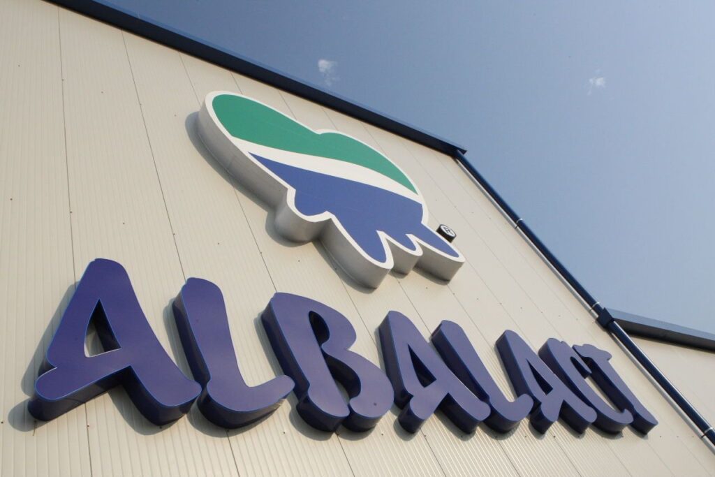În 2012, Albalact și-a menținut afacerile la nivelul lui 2011