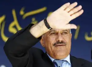 Yemen: Preşedintele Saleh predă puterea şi pleacă în SUA