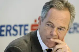 UPDATE: Șeful Erste, anchetat de autoritățile din Austria
