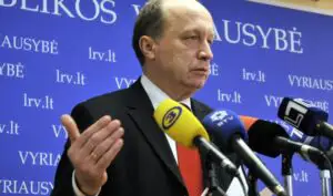 Lituania vrea să adopte euro, în pofida crizei