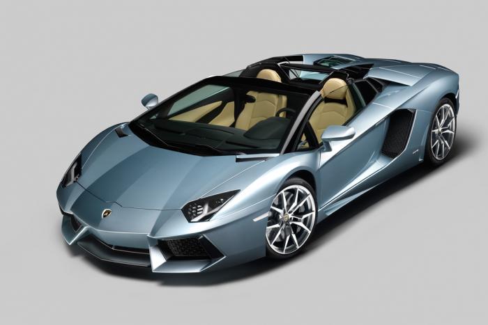 Lamborghini Aventador, în versiunea de vară: 300.000 de euro, fără taxe, pentru Roadster