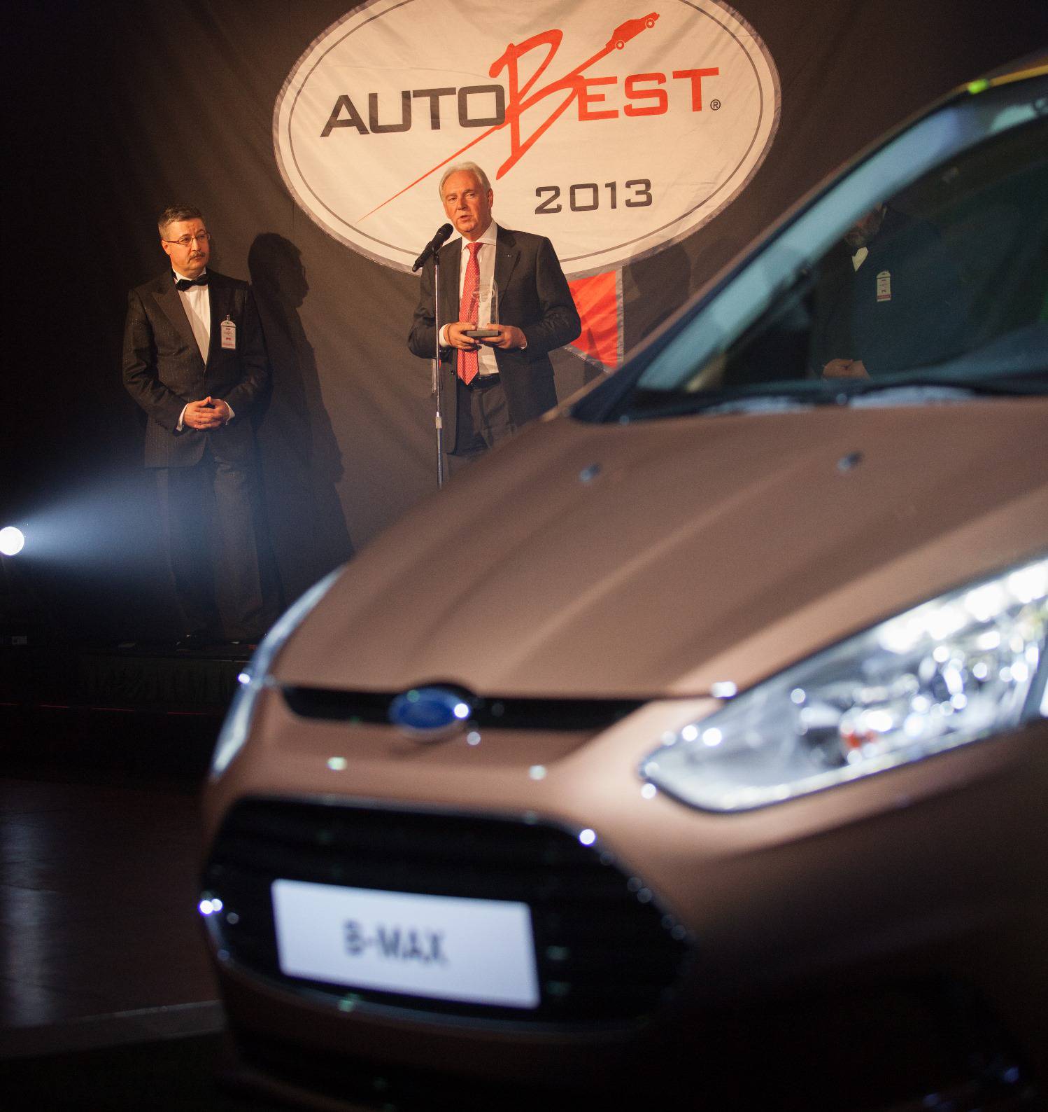 Ford B-Max a primit oficial titlul AutoBest 2013