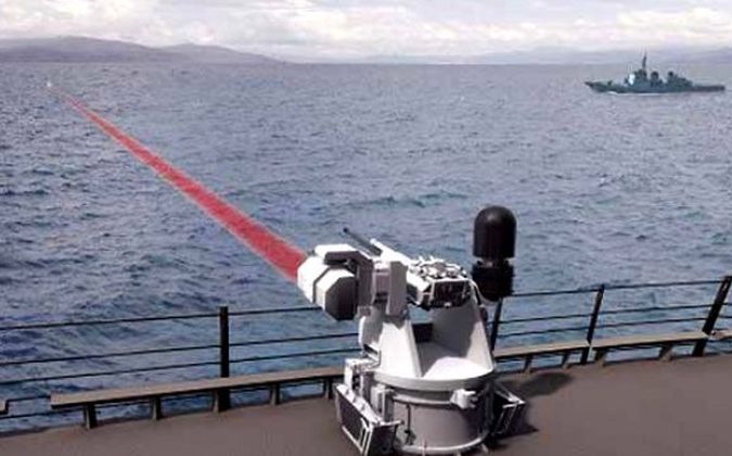 Americanii scot artileria grea: Marina americană va instala pentru prima dată arme laser pe nave