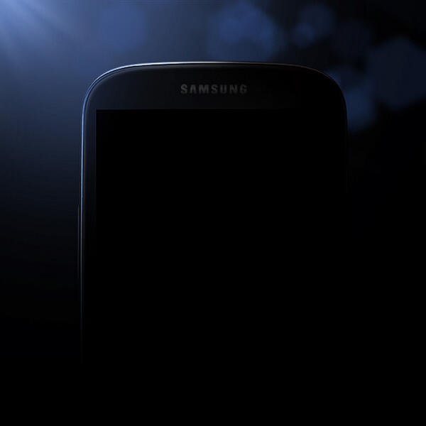Samsung face show la New York înaintea lansării telefonului Galaxy S4