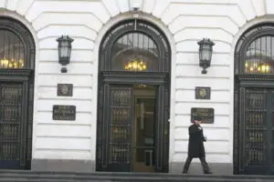 BNR, obligată să notifice FMI și CE cu privire la orice scădere a rezervelor peste 600 mil. euro