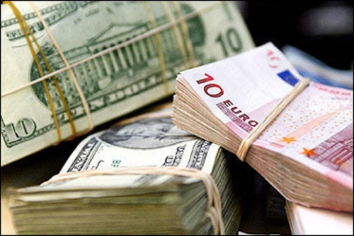 Băncile greceşti reuşesc să oprească scurgerea depozitelor, dar nu şi creşterea neperformantelor