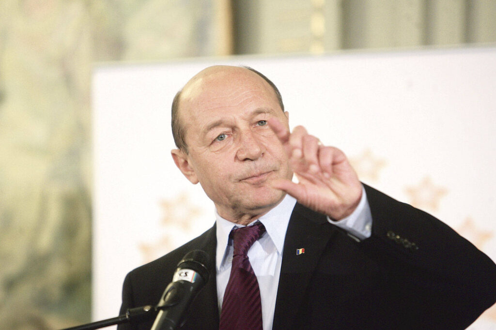 Traian Băsescu: „Actualul premier nu mai are de făcut tăieri”