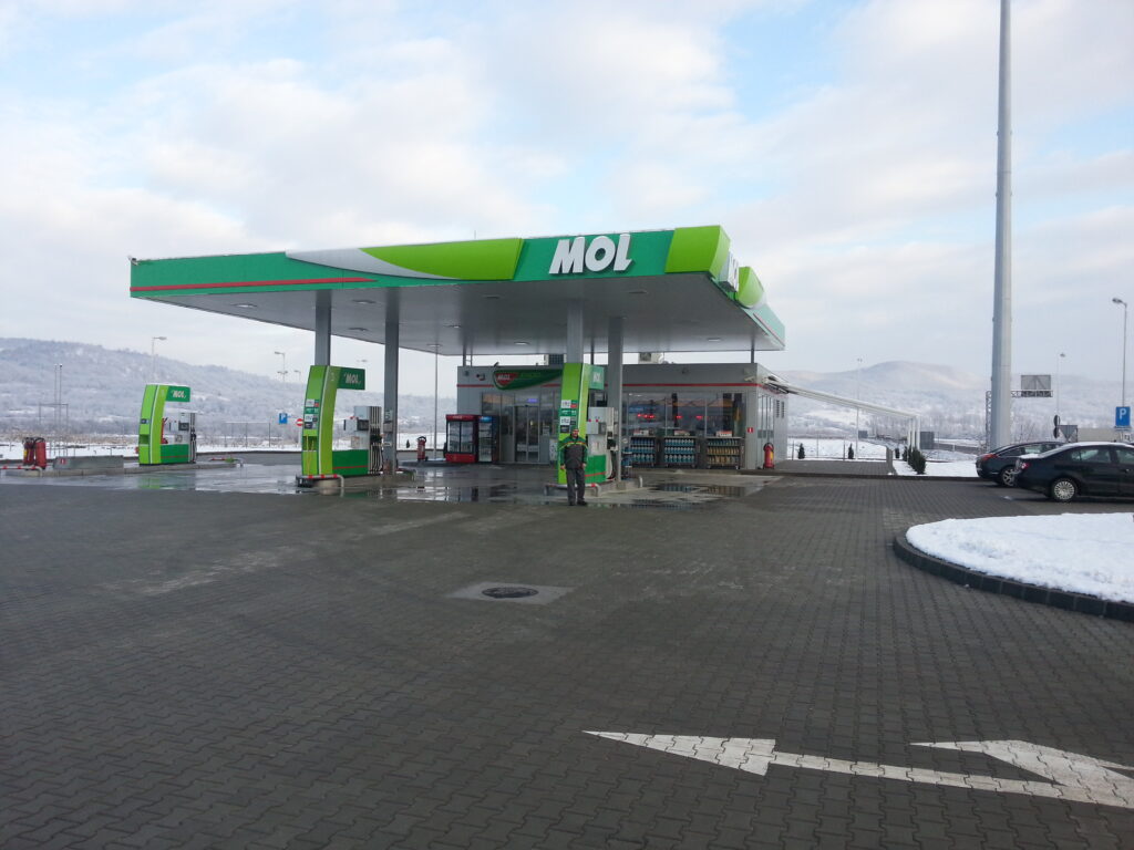 Rețeaua MOL România s-a extins la 135 de benzinării