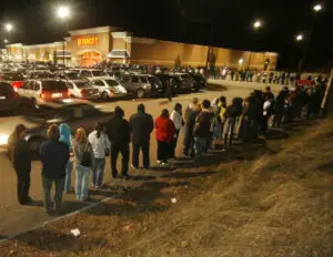Peste 4,1 milioane de români se pregătesc de Black Friday, de două ori mai mulţi decât în 2011