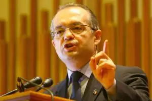 Guvernul caută soluţii pentru reducerea CAS
