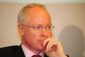 BCR a încheiat primul semestru cu un profit net de 158 milioane lei, în scădere cu 68%