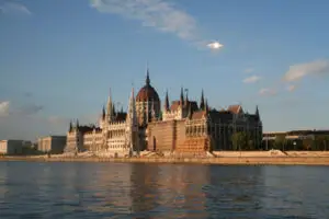 Datoria publică a Ungariei a atins 82,6% din PIB, cel mai ridicat nivel din 1995