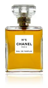 Parfumul Chanel No5 ar putea fi interzis în Uniunea Europeană