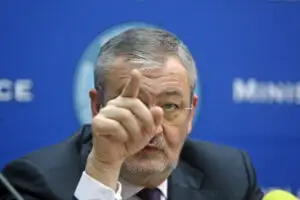 Sebastian Vlădescu: „Avem peste un milion de familii care nu contribuie la PIB-ul României aproape cu nimic”