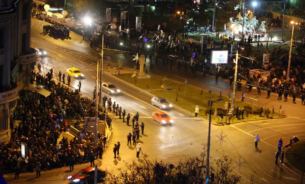 Violenţe fără precedent în zona Pieţei Universităţii şi a Pieţei Unirii
