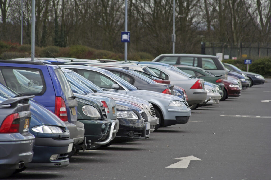 Posibilitatea deducerii TVA la achizițiile de mașini și combustibili reanimă speranțele dealerilor auto