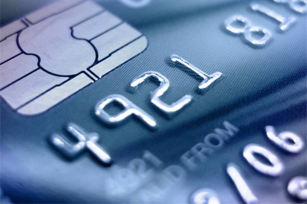 În decembrie, cumpărăturile cu carduri RBS și Sensiblu sunt cu 10% – 20% mai ieftine