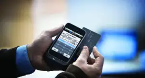 Suntem egalii nemţilor! Putem plăti călătoria cu taxiul prin intermediul smartphone-ului